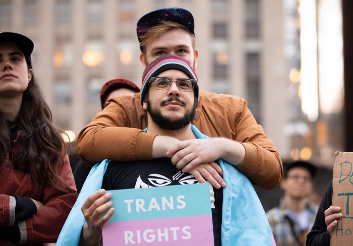跨性别者被百万网络言论“不人道”对待 今日华闻