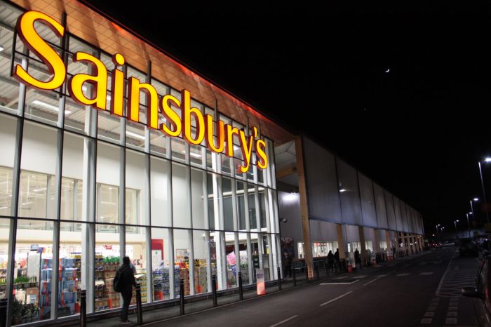 英国五大超市之一的Sainsbury’s计划裁员3000人