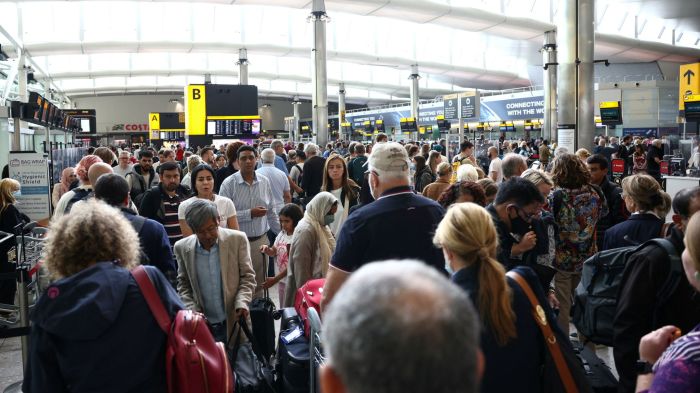 英国学校暑假来临，希思罗机场航班却恐大规模取消！行李遗失率大增，如何避雷？