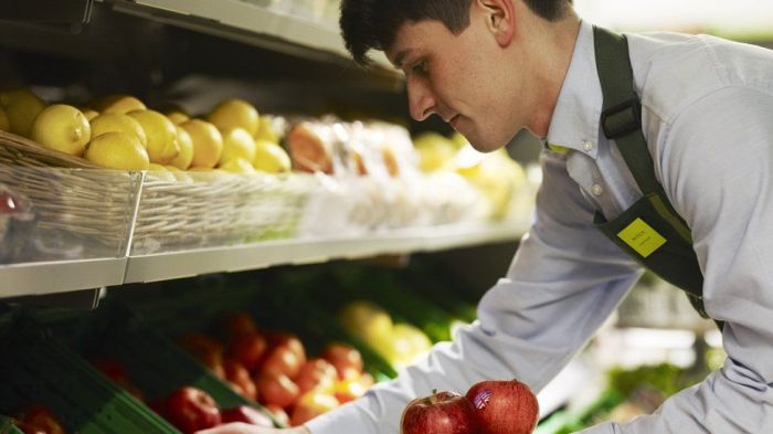 英超市纷纷更改保质期标签，判断食品变质凭感觉！消费者该怎么办？