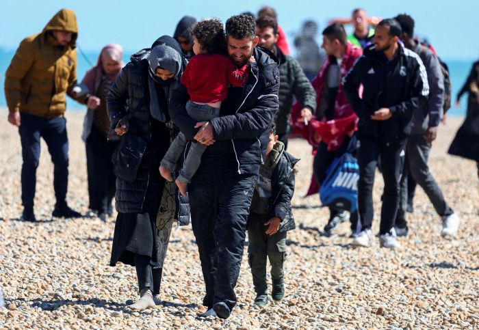 英国支付5300万英镑给非法移民让其自愿离境