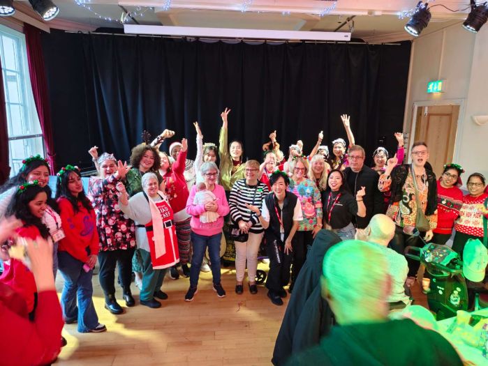 伦敦英国社区圣诞庆典闪耀亚洲风采：沉浸式文化艺术促东西交流